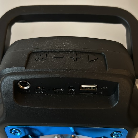 New in box, Wireless LED Tailgate Speaker with Microphone - Picture 2 of 6